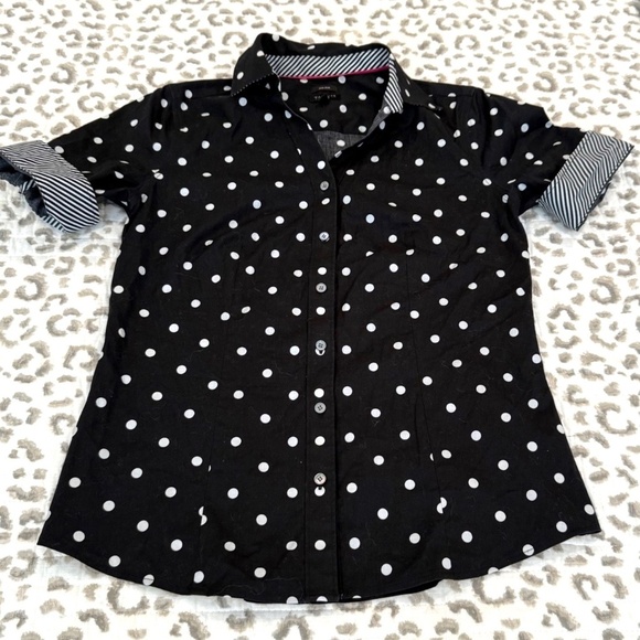 Talbots Women's Non Iron Polka Dot Black/White Preppy Button Up Blouse; Size 2‎ - Picture 3 of 7